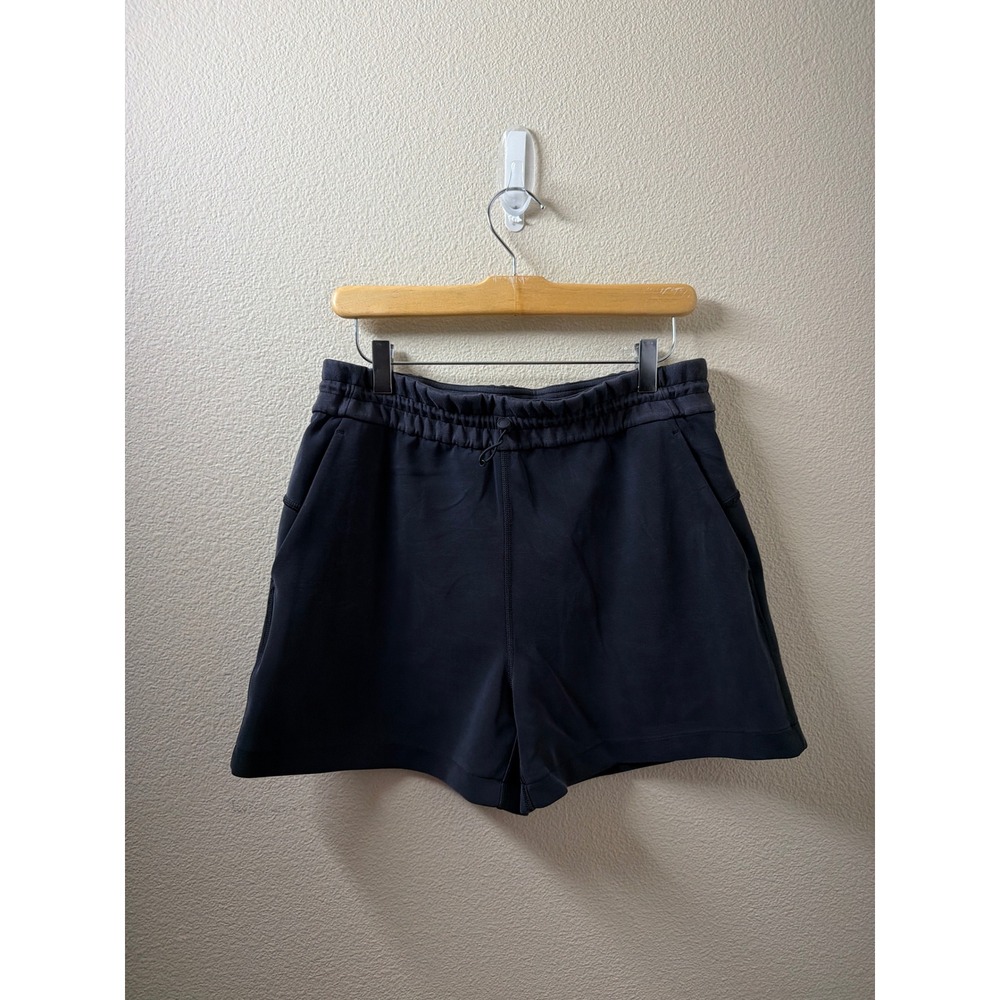Women's Lululemon Soft Stream Black Shorts Size 8